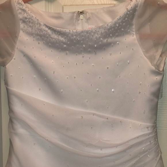 Beautiful Long White Dress. Lightly beaded bodice. - Picture 9 of 9